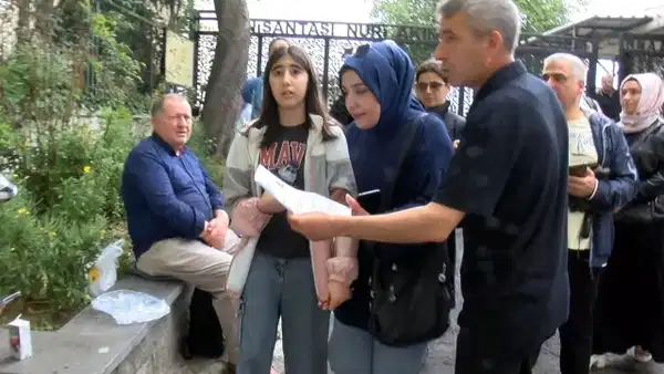 LGS 2026’da Şişli’de sınav öncesi panik: Yanlış okula gelen öğrenciyi veliler sınava yetiştirdi