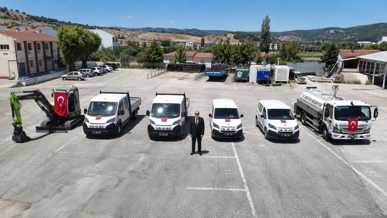 Bozüyük Belediyesi araç ve makine parkı güçleniyor Bozuyuk belediyesi arac ve makine parki gucleniyor I1LEmeIC