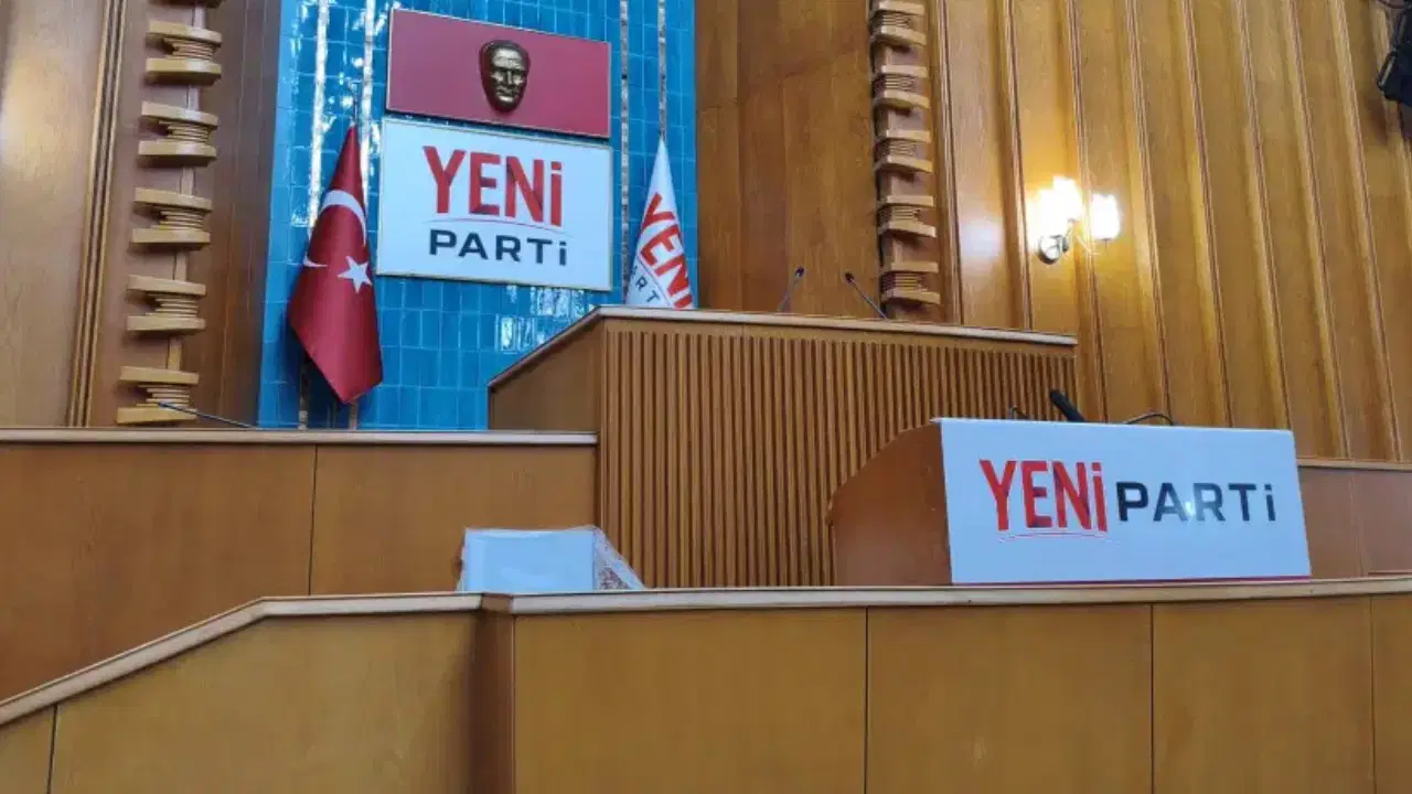CHP’de istifa dalgası sürüyor: Elazığ, Muğla ve Hatay’da parti yöneticileri YENİ Parti’ye geçti