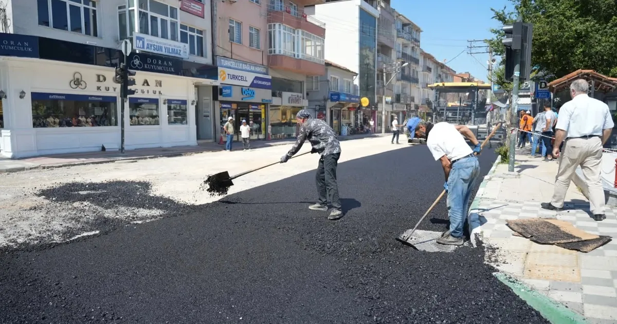 Bursa Yenişehir’in ana arterleri sıcak asfaltla yenilendi Img