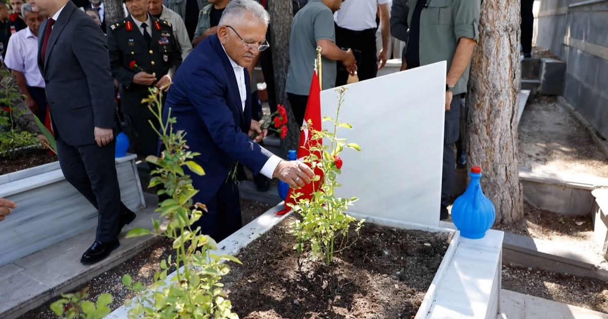Kayseri protokolü 15 Temmuz şehitlerini andı Img